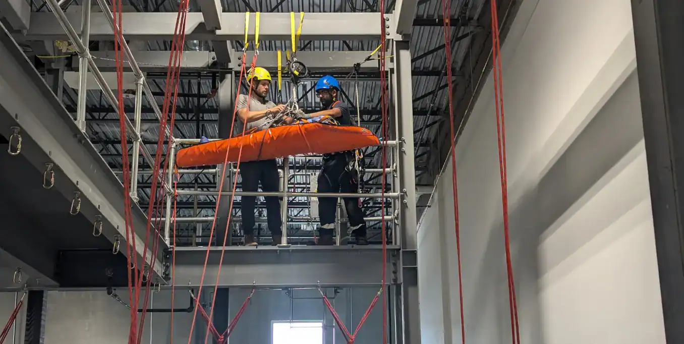 Technician practicing advanced rope rescue during GWO ART Refresher training in Calgary